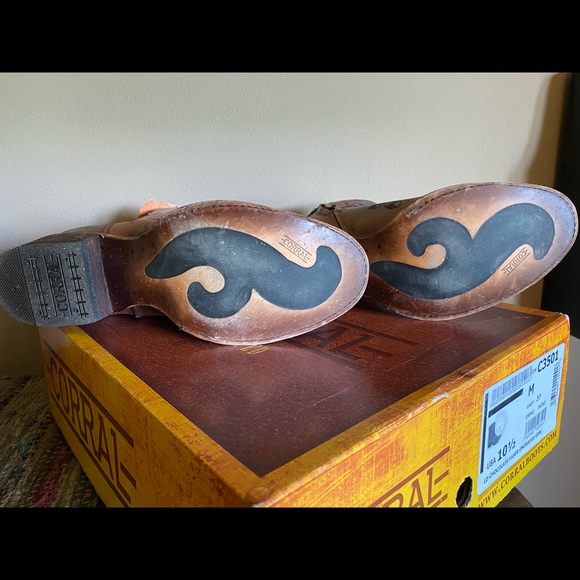 Corral Women’s Vintage Multi Color Engraved Boot - Picture 13 of 14